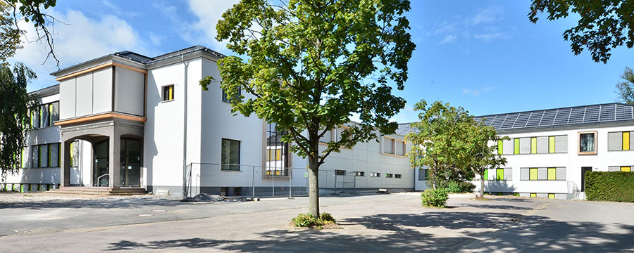 Sanierung des Dietrich-Bonhoeﬀer-Berufskolleg zur Plusenergieschule